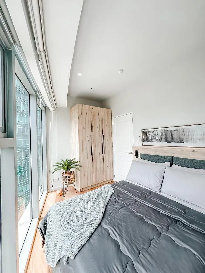 Aparthotel Vibrant Oasis With The Best View + Fast Wifi Taguig
