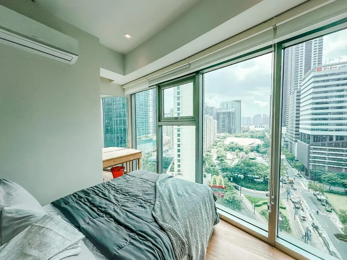 Vibrant Oasis With The Best View + Fast Wifi Taguig Aparthotel