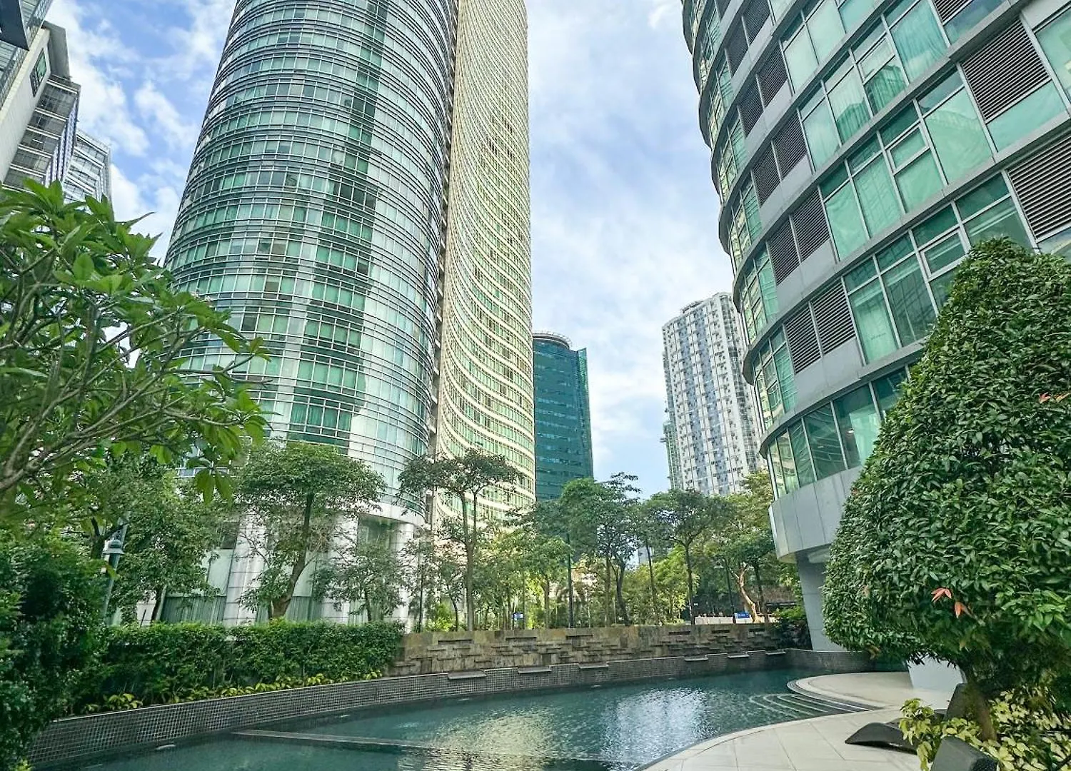 Vibrant Oasis With The Best View + Fast Wifi Taguig Philippines