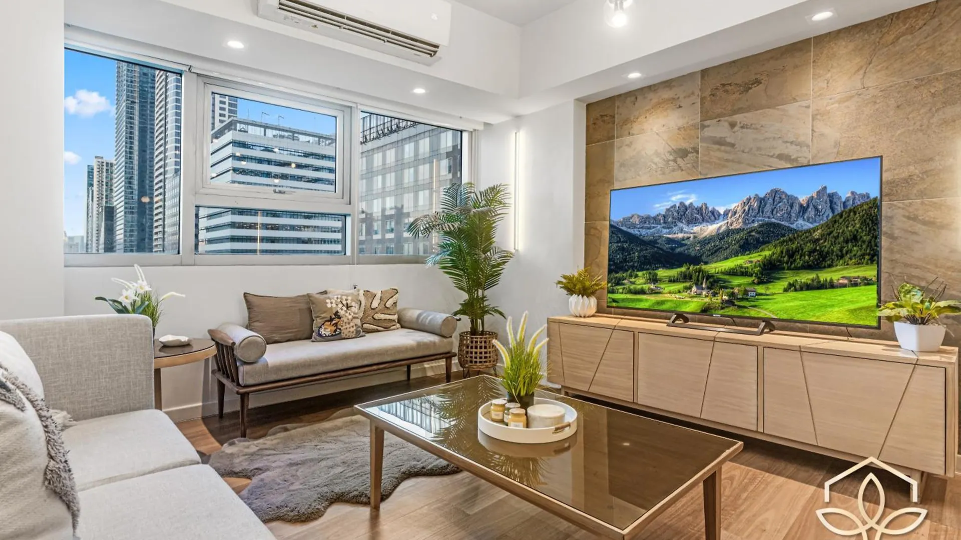 Vibrant Oasis With The Best View + Fast Wifi Taguig