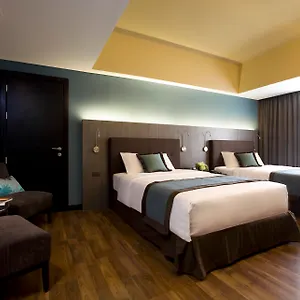 Apartahotel Hailey And Meagan's Nook At F1 Manila Residential At Bgc Near St Luke's, Taguig
